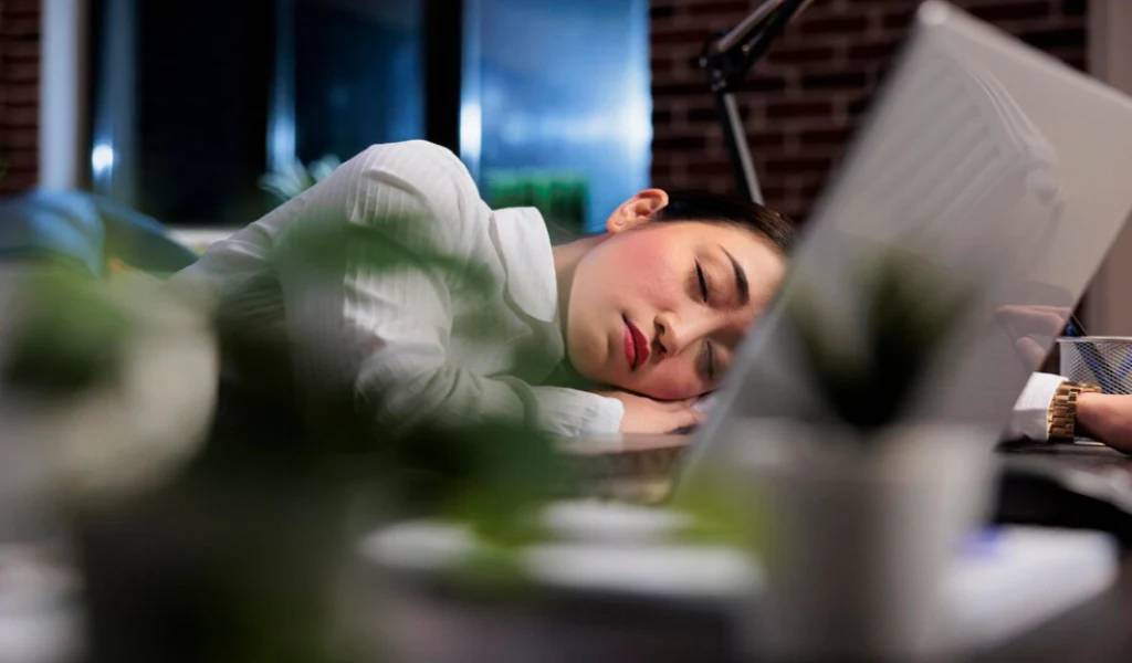 How Sleep Loss Ruins Your Energy & Focus in Devastating Ways